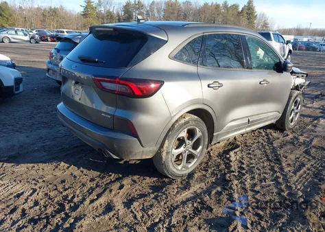 2023 Ford Escape St-Line Select from USA, damaged, VIN 1FMCU9NA4PUA38594